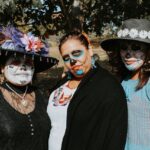 Lęk przed bliskością u dojrzałych singli – niewidzialna bariera randek online