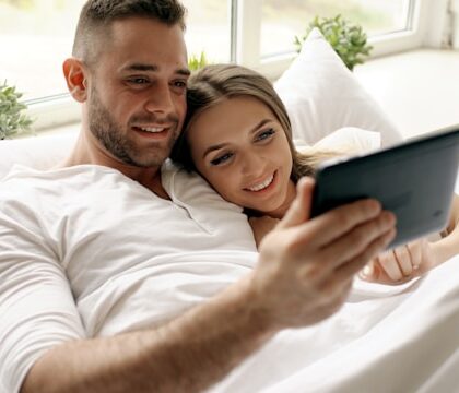 Psychologia dopasowań – dlaczego ‘match’ daje złudne poczucie więzi